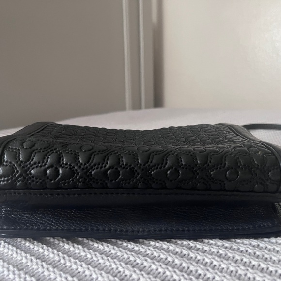 ✨Tory Burch Black Embossed Bryant Crossbody Bag✨ - Picture 5 of 14